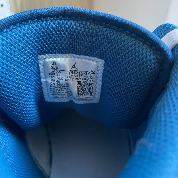 Nike Air Jordan 1 - Picture 4 of 4